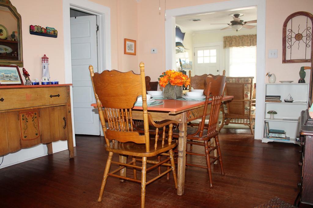 Coronado Palms Coastal Cottage Galveston Exterior foto